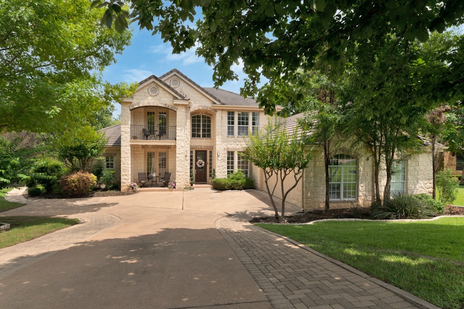 10 Wingreen Loop, The Hills, TX 78738, Presented by Tamlyn Steele